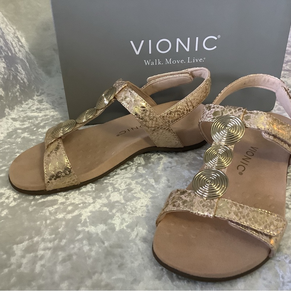 New in Box Vionic Farra II Sandal 6 Gold Blush